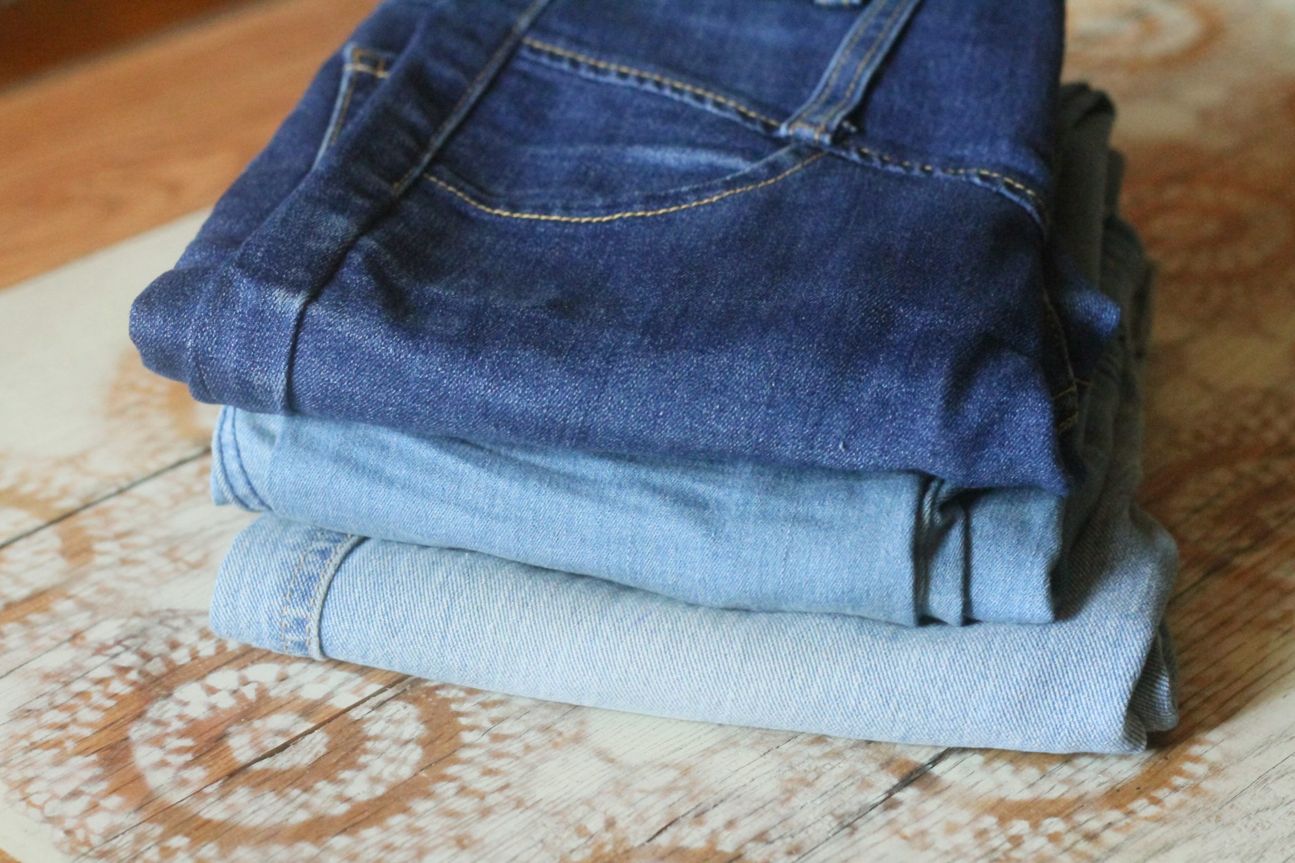 how to lighten jeans