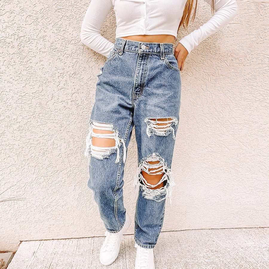 women ripped jeans