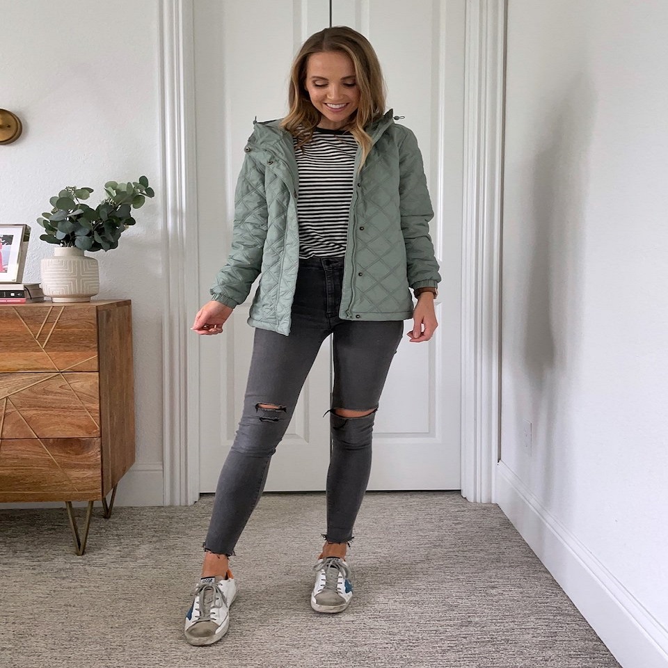 grey jeans outfit