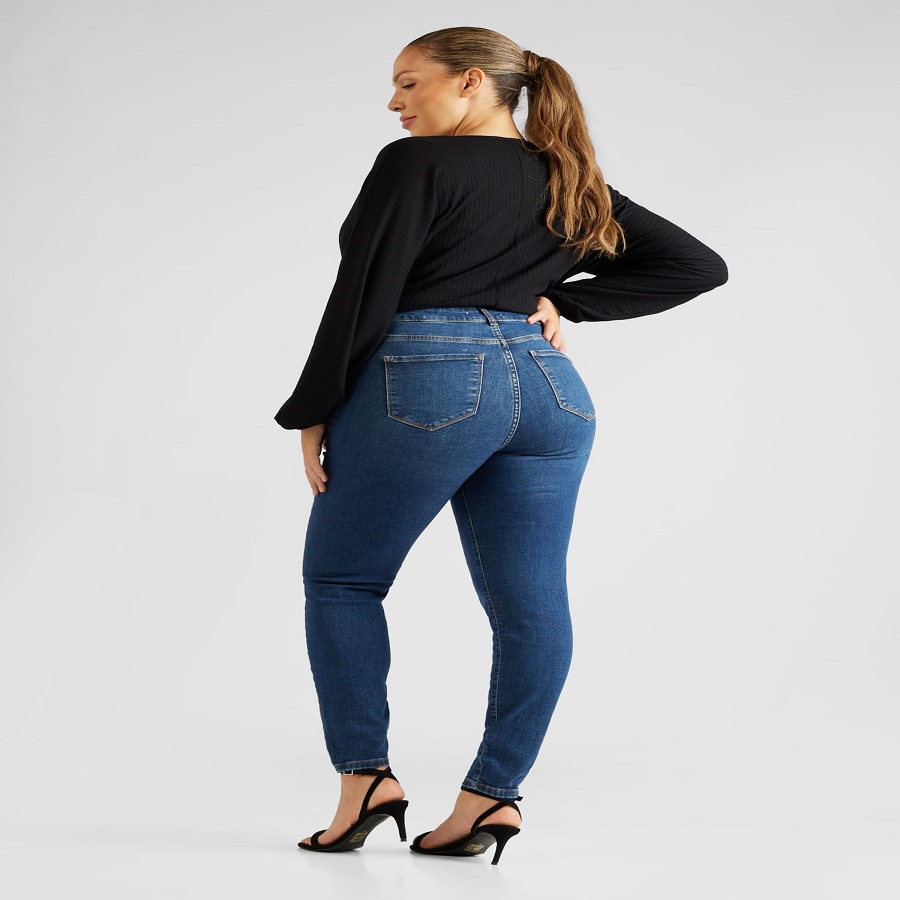 Jeans for Curvy Women