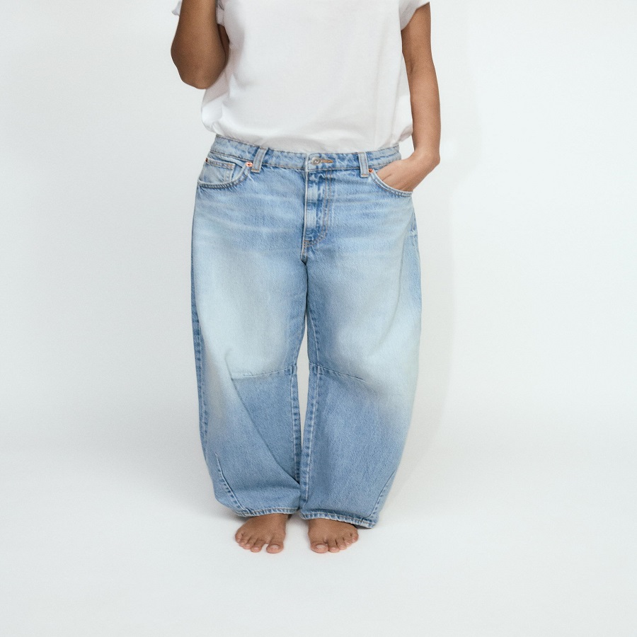 Baggy High-Waisted Jeans